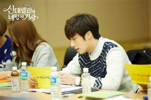 灰姑娘与四骑士