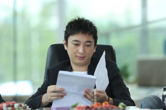 凤姐微博发文呛声王思聪 以长者的身份你成国民老公只因为你是第二种人