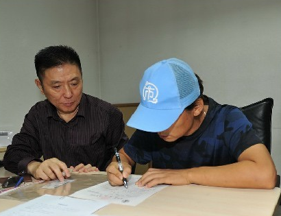 王宝强向朝阳法院递交离婚申请 马蓉会净身出户吗？两个孩子归谁抚养？