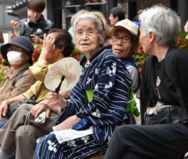 人口老龄化的日本电影_日本人口老龄化