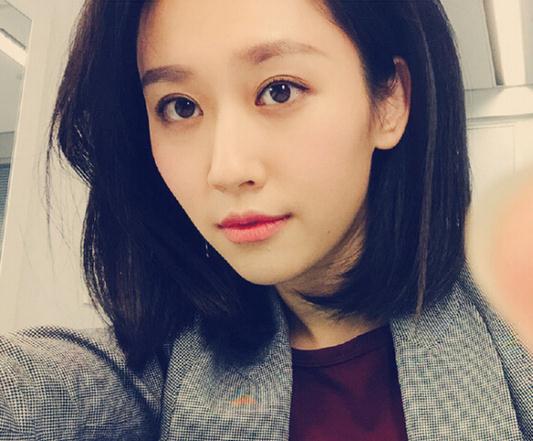 90后小<a  data-cke-saved-href=http://<font color=red>www</font>.zdface.com/e/search/result/index.php?searchid=171&getvar=1 href=http://<font color=red>www</font>.zdface.com/e/search/result/index.php?searchid=171&getvar=1 target=_blank class=infotextkey>劉亦菲</a>主播3.jpg