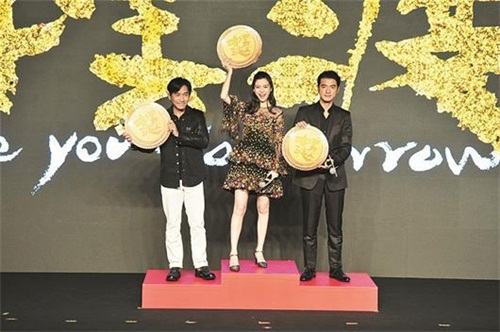 擺渡人pk喜劇東成西就陣容強大  angelababy獲王家衛稱贊