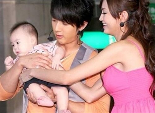 陳赫當(dāng)?shù)蠀亲饏s上了熱搜 吳尊老婆是誰背景資料介紹