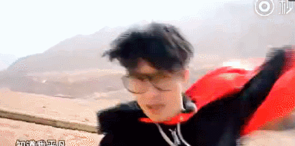 那么本来就很逗比的薛之谦就更不用说了,薛老师不仅是梗王担当,同时