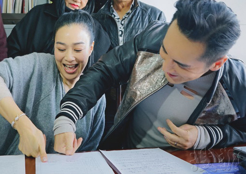 鐘麗緹張倫碩登記結婚