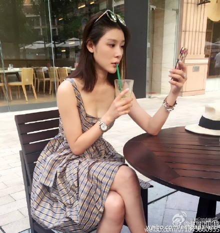 林丹被曝妻子孕期出軌 對(duì)方疑似超模趙雅淇 