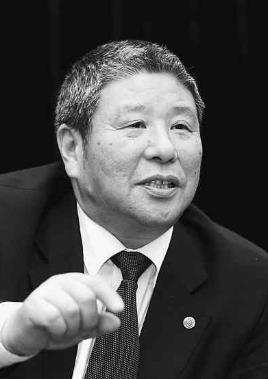 人大校長被處分 紀寶成個人履歷遭扒