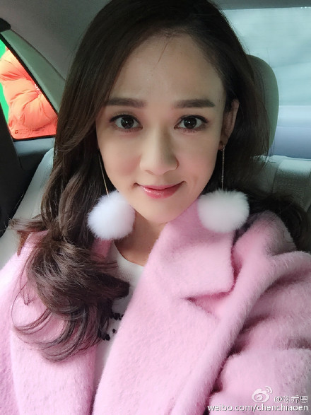 陳喬恩曬粉嫩自拍 清純可愛似少女