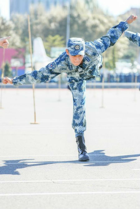 真正男子汉2杨幂泳装照曝光 黄子韬蒋劲夫的成长不断呈现