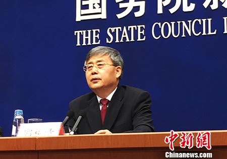中国银行业监督管理委员会主席郭树清介绍银行业支持供给侧结构性改革有关情况。中新网<p align=