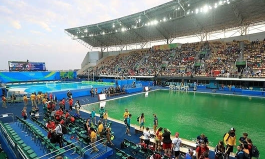 绿色跳水池被关闭