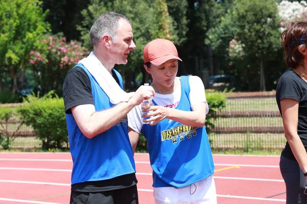 极速前进金星汉斯一改画风 金星汉斯罗马秀恩爱