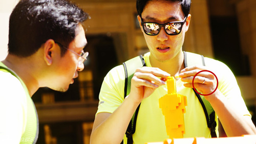 刘翔极速前进左手戴戒疑与吴莎领证 