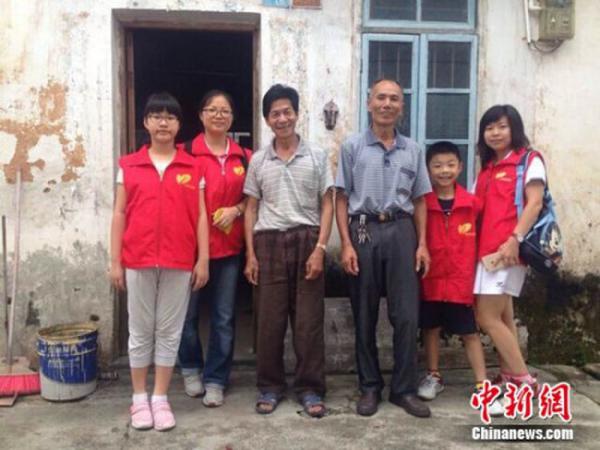 碧桂园爱心业主探望贫困家庭