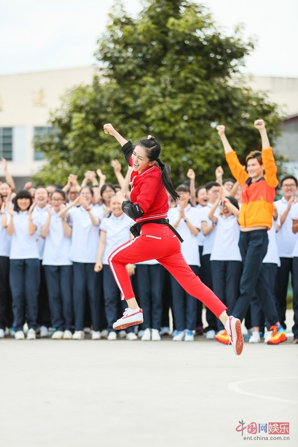 我们来了奚梦瑶遭遇发型终结者 刘嘉玲大呼“哎呦我去”