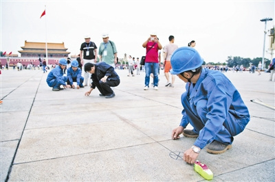 天安门广场国庆花坛“骨架”今晨完成拼装（图）