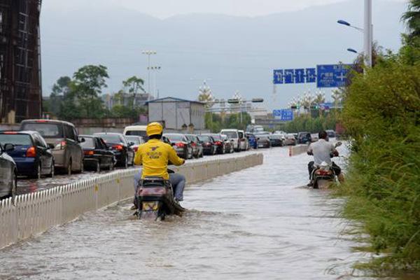 华西秋雨连绵不绝 冷空气推进北方入秋