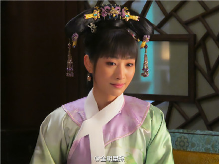 扮演者陶昕然接受采访时透露,"安陵容已经被人身攻击了很多,父母都被