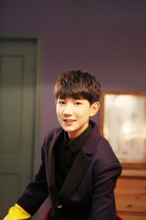 tfboys新歌《是你》MV导演 曾执导李宇春张杰等歌手