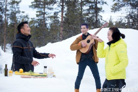 十二道锋味3谢霆锋扮熊吓坏萧敬腾霍汶希 十二道锋味萧敬腾哪一期