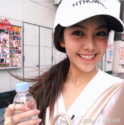 戚薇女助理徐大發撞臉李易峰 網友:像馬天宇