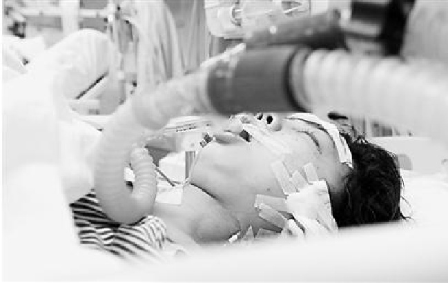 女律师遭家暴被砍 全身多出刀伤颅骨破裂