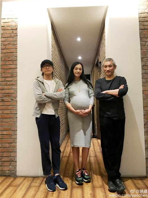 姚晨曬周星馳徐克手護姚晨孕肚照 姚晨曾經拒絕了周星馳哪部戲