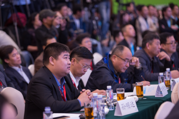 2016-03-27 融金所孙明达受邀出席2016IT领袖峰会1944.png