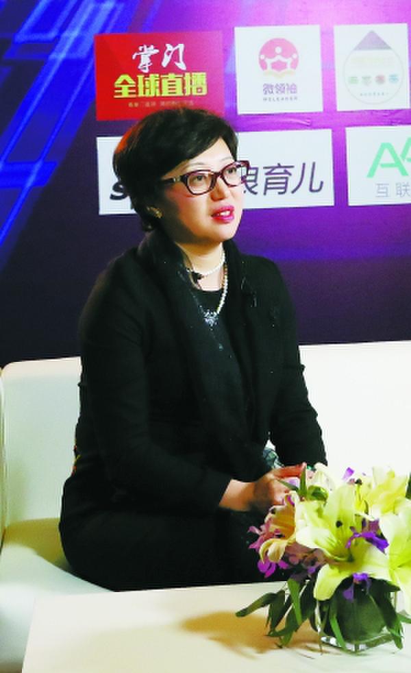 张文莉曾经在医院做医生，出于对育儿的兴趣，做起了母婴行业。“家长对早教是有需求的，不管是一二线城市，还是三四线城市，但由于国内早教品牌缺乏好的教研产品和核心课程体系，这些品牌往往不被家长所接受。”张文莉讲道，“早教行业利润并不丰厚，对于国内大多数早教品牌来说，现在还处于研发产品阶段，倍优天地有月子会所、母婴服务、职业培训等业务板块来反哺早教机构，推动早教板块良性健康发展。”