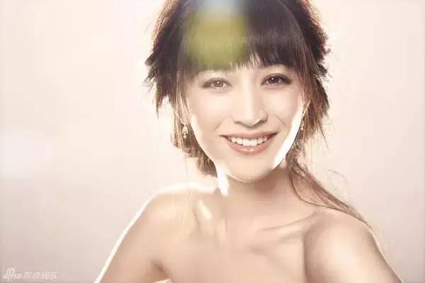 她是謝娜閨蜜，最后與守護自己16年的男閨蜜終成眷屬！