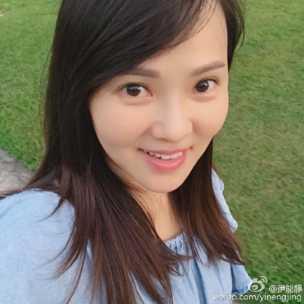 伊能靜曬家庭照 庾澄慶兒子親吻妹妹照片溫馨滿滿