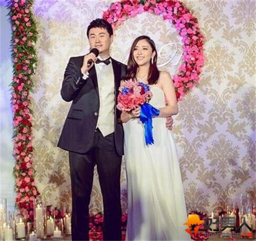 百變吧星居黃小蕾自曝38天閃婚 一杯酒搞定男朋友