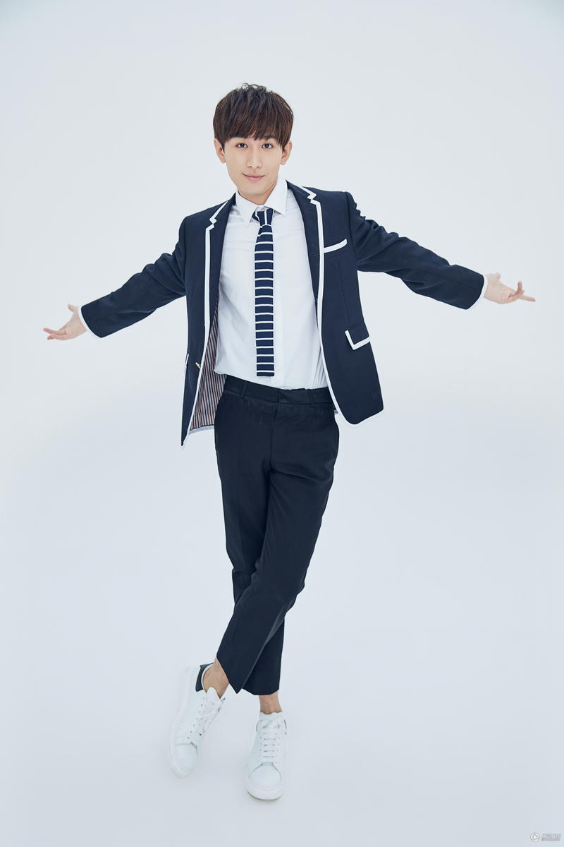 一年级毕业季张智霖袁咏仪批评科班生 成毅还能否当队长