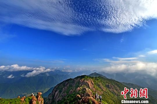 龙泉披云山 叶新波 摄