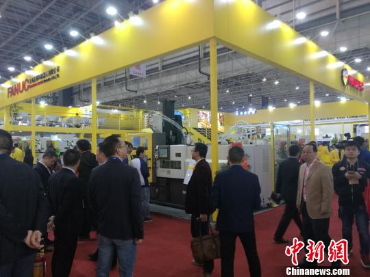 2016年“广东国际机器人及智能装备博览会”展会现场。　李获 摄