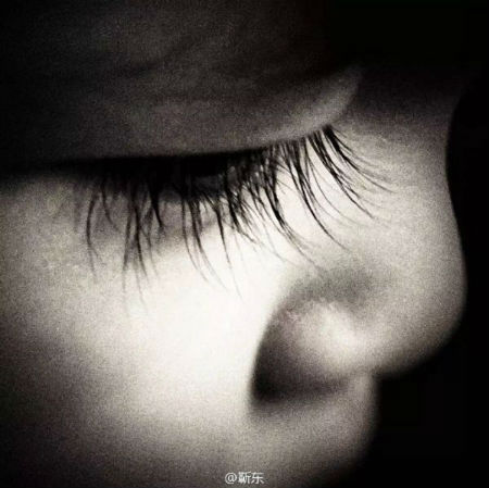 靳東曬兒子近照睫毛超長 靳東老婆李佳是二婚嗎前夫遭扒
