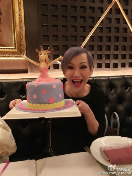 余安安嫁女 周潤發前妻余安安微博近照個人資料老公是誰