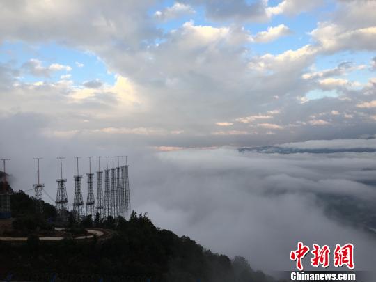 图为助航灯塔 杜潇潇 摄