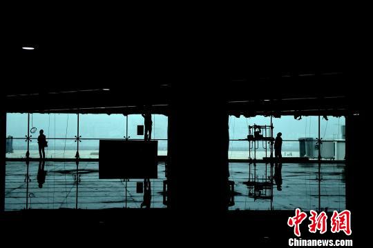 图为T3A航站楼正在加紧施工。　陈超 摄