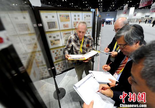 图为中国2016亚洲国际集邮展览现场。　胡雁 摄