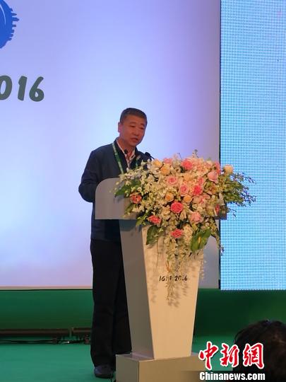 中国工程院院士、中国节能协会理事长江亿解读国家标准《民用建筑能耗标准》 郑小红 摄