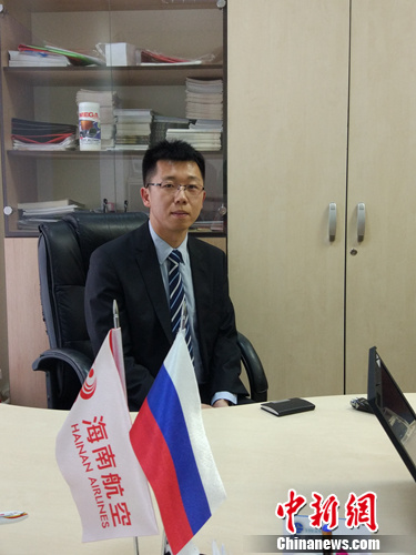 海南航空圣彼得堡办事处总经理孟晨。中新网记者 李金磊 摄
