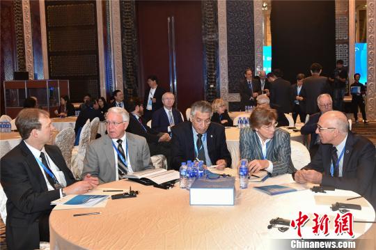 与会嘉宾参与讨论 苏佳慧 摄