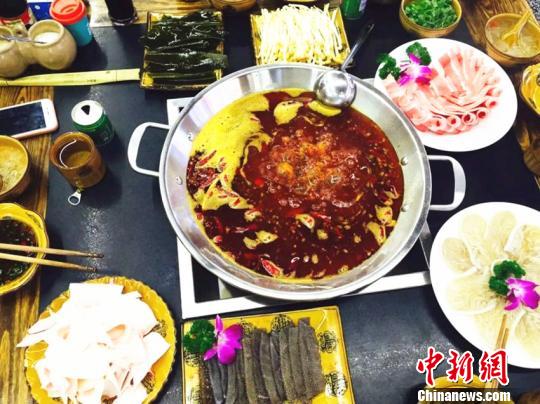 成都麻辣火锅。　夏露 摄