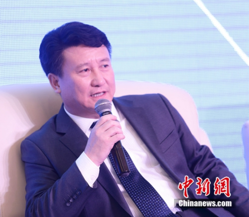 巴林右旗旗委副书记、政府旗长浩毕斯嘎拉图