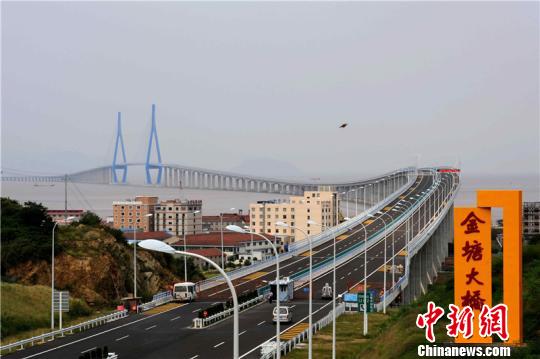 图为舟山金塘大桥 姚峰 摄