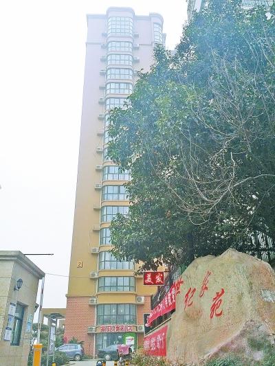 农民工干完工程2年工钱还没影 开发商:去告我