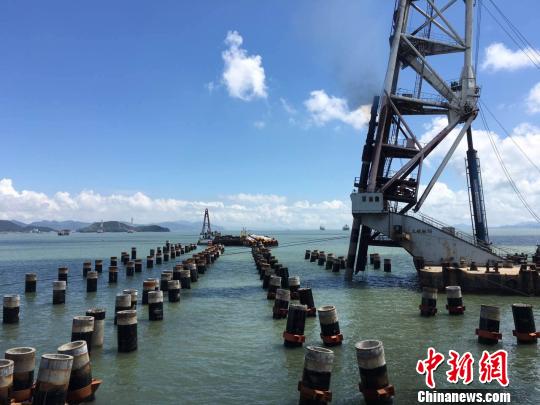 图为梅山港区6-10集装箱码头。浙江省交通厅供图