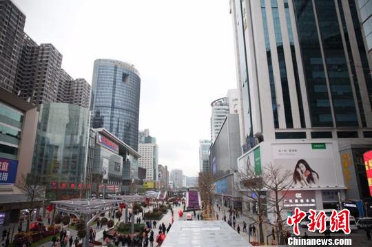 改造升级后的深圳华强北。　毅然 摄