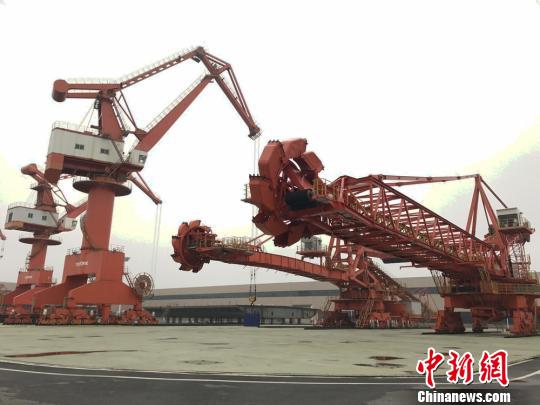 泰富重装产品展示。　唐小晴 摄